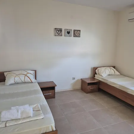 House With Pool Near Balchik