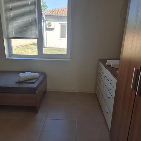 House With Pool Near Balchik *