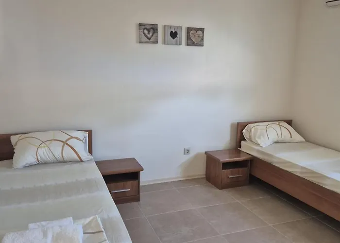 House With Pool Near Balchik